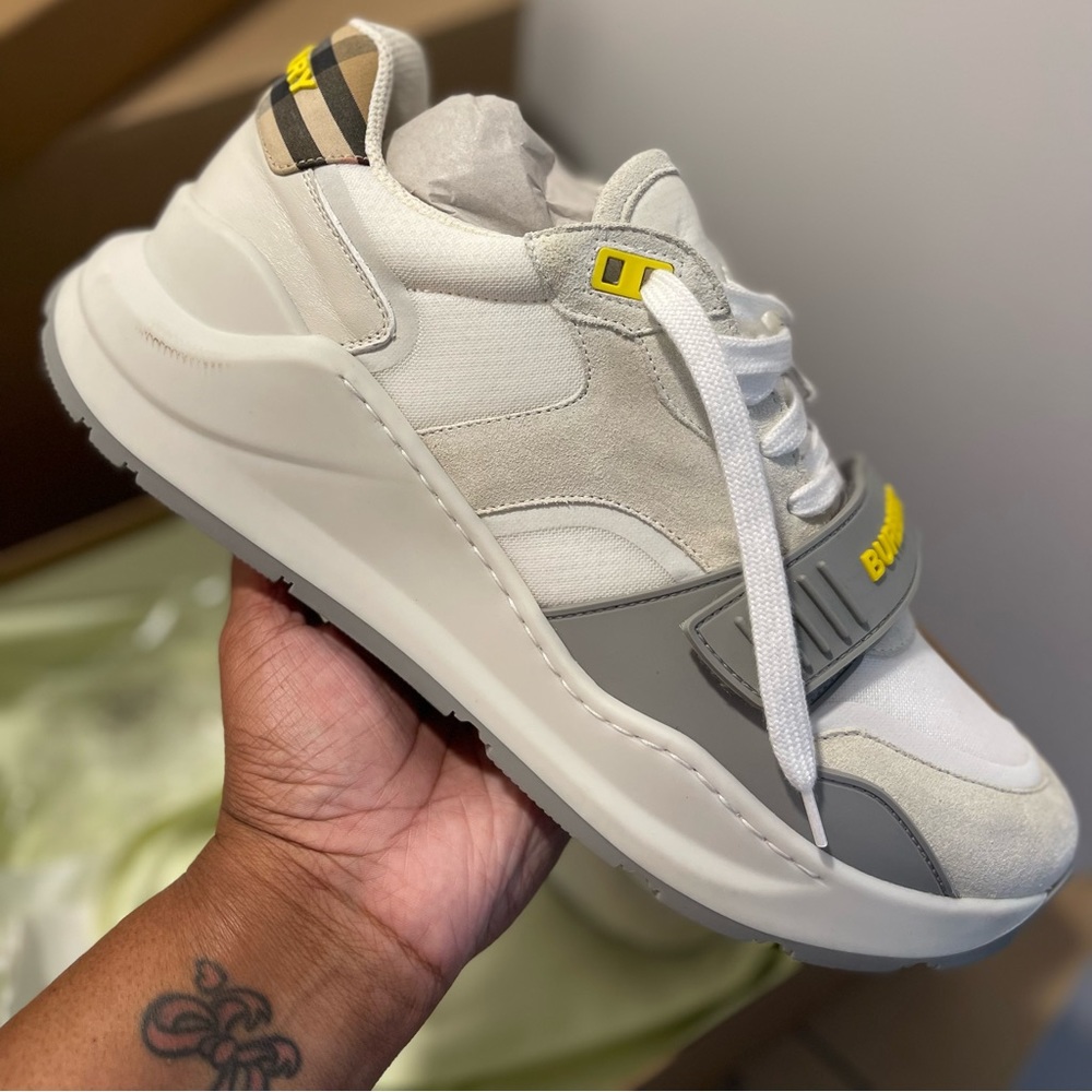 COPY - Burberry Sneakers Size 43 (US 10) Amazing Condition | WORN ONCE 🔥 - Picture 2 of 12